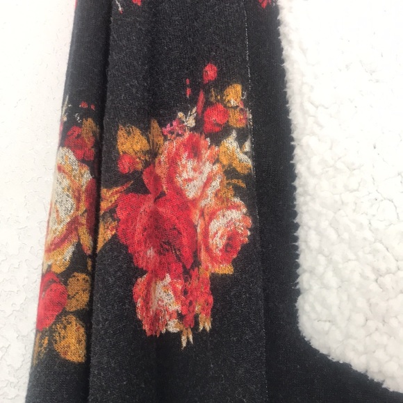 Donated Maurices Floral Sherpa Open Cardigan EUC Size Small - Picture 10 of 13